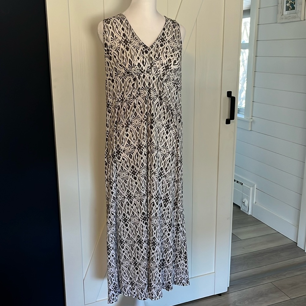 Midnight by Carole Hochman Black and White Printed Sleeveless Maxi Nightgown